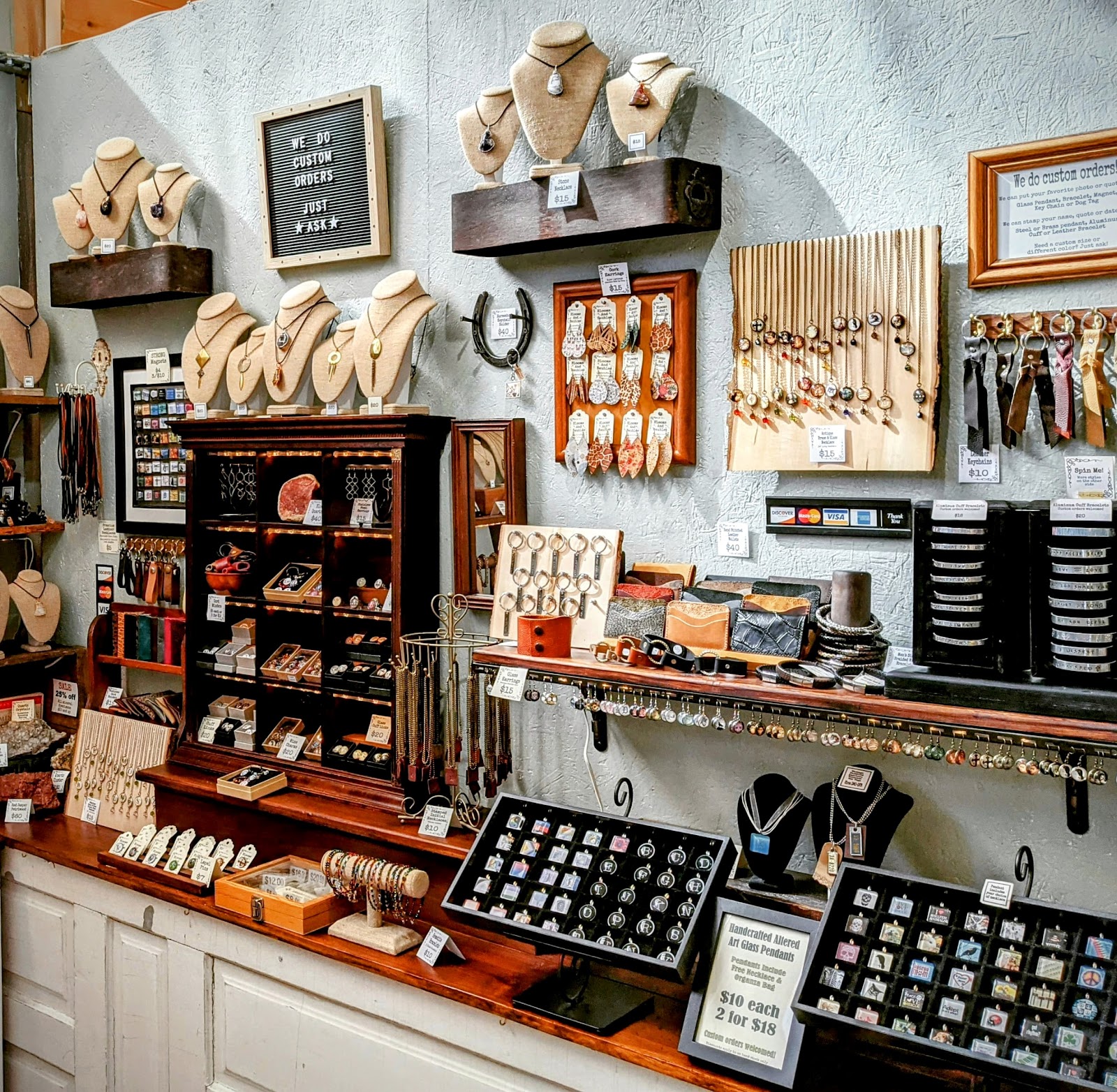 Blooms And Baubles in Ferndale