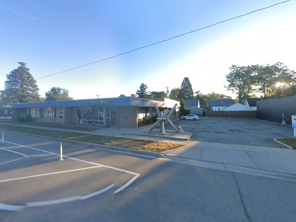 D'Swan Resale Furniture and Fashion Shop — photo