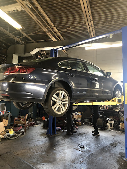 Dinh's Auto Repair in Ferndale