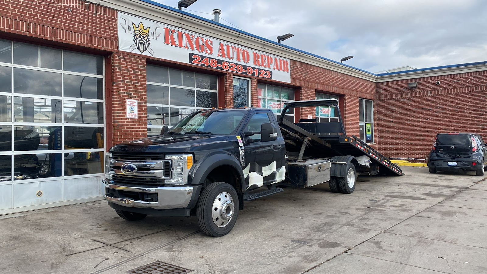 King Auto shop and Towing service — photo