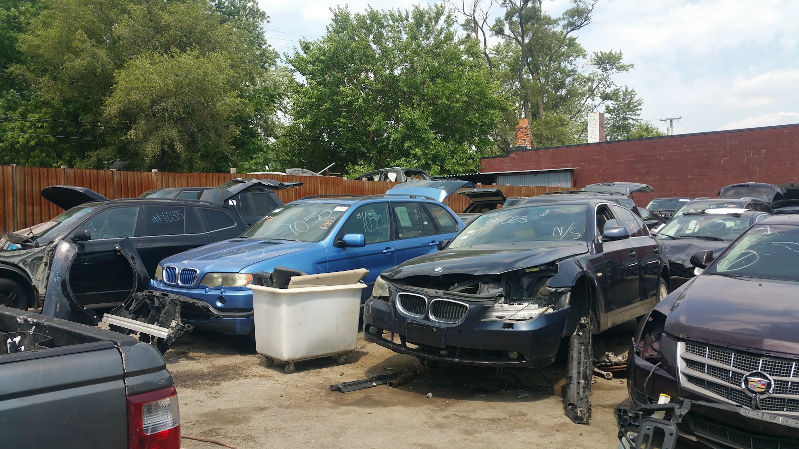 Sam's Auto Parts Inc in Hazel Park