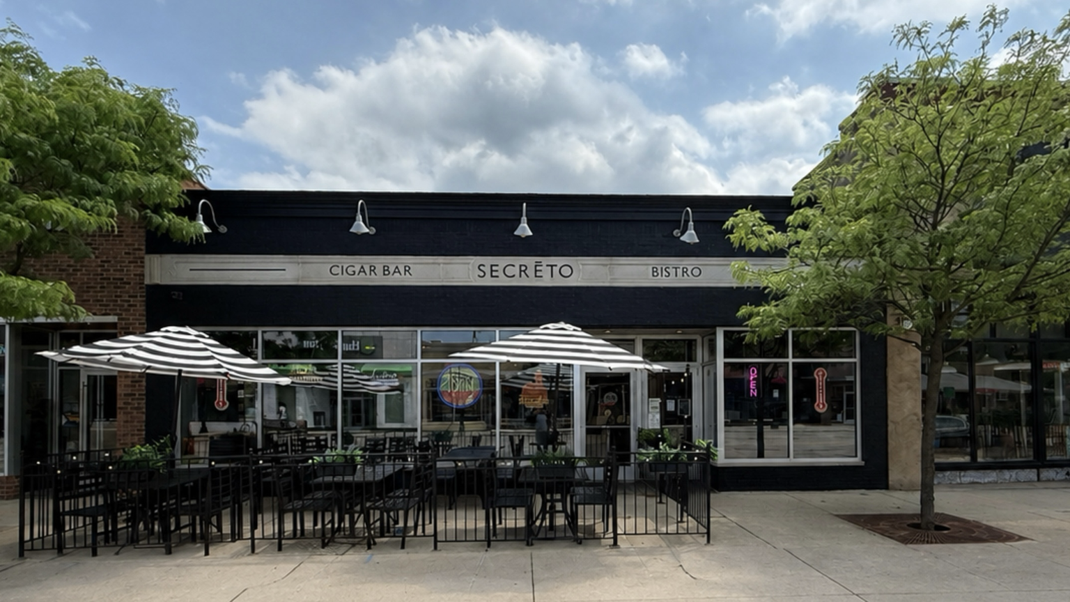 Secreto Cigar Bar — photo